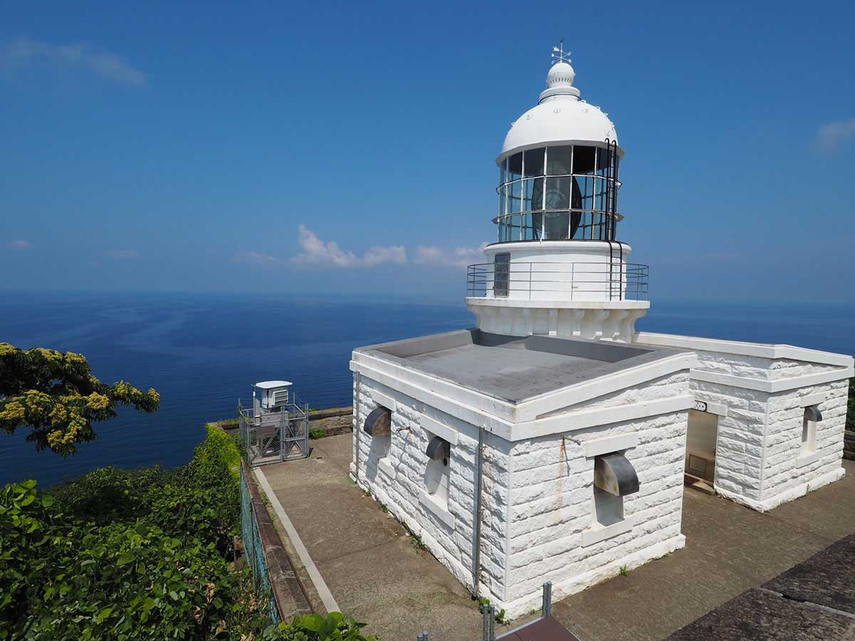 経ヶ岬灯台(きょうがさきとうだい)