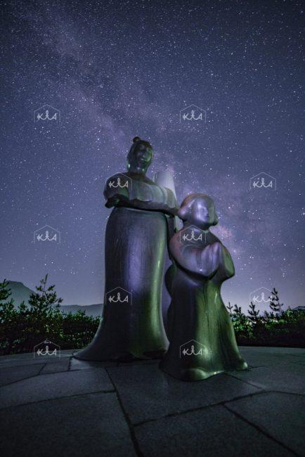 Statue of Empress Hashiudo and her child