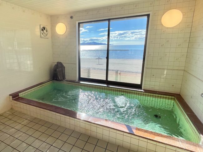 男湯・女湯ともに内湯と露天風呂あり